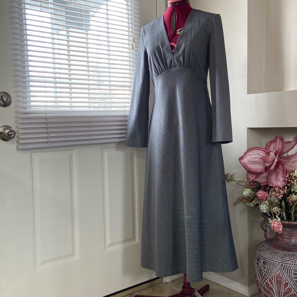 Zara woman grey empire v neck long-sleeves swing dress. Size XS. NWOT. Pre-owned